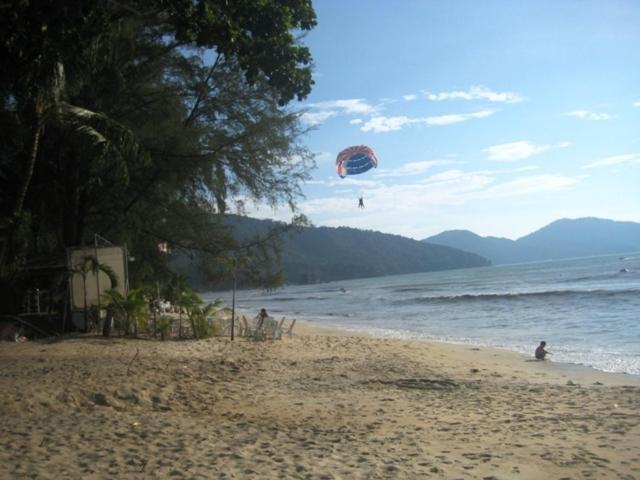 Et Budget Guest House Batu Feringgi Exterior foto